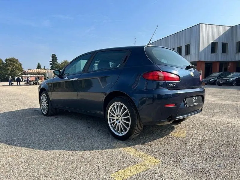 Alfa Romeo 147 2007 photo 2