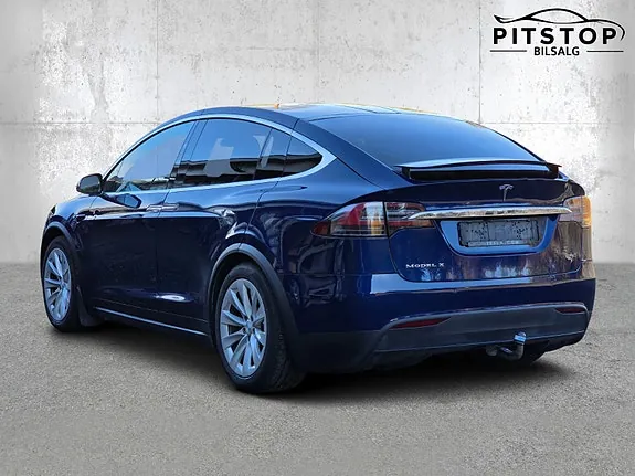 Tesla Model X 2017 photo 4