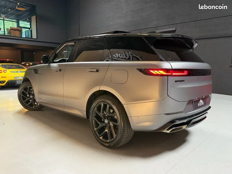 Land Rover Range Rover 2024 photo 3