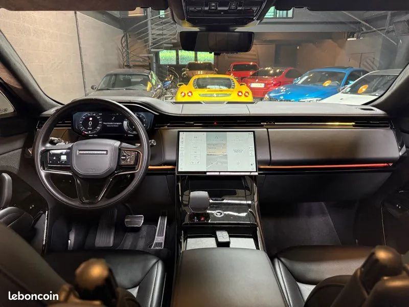 Land Rover Range Rover 2024 photo 2