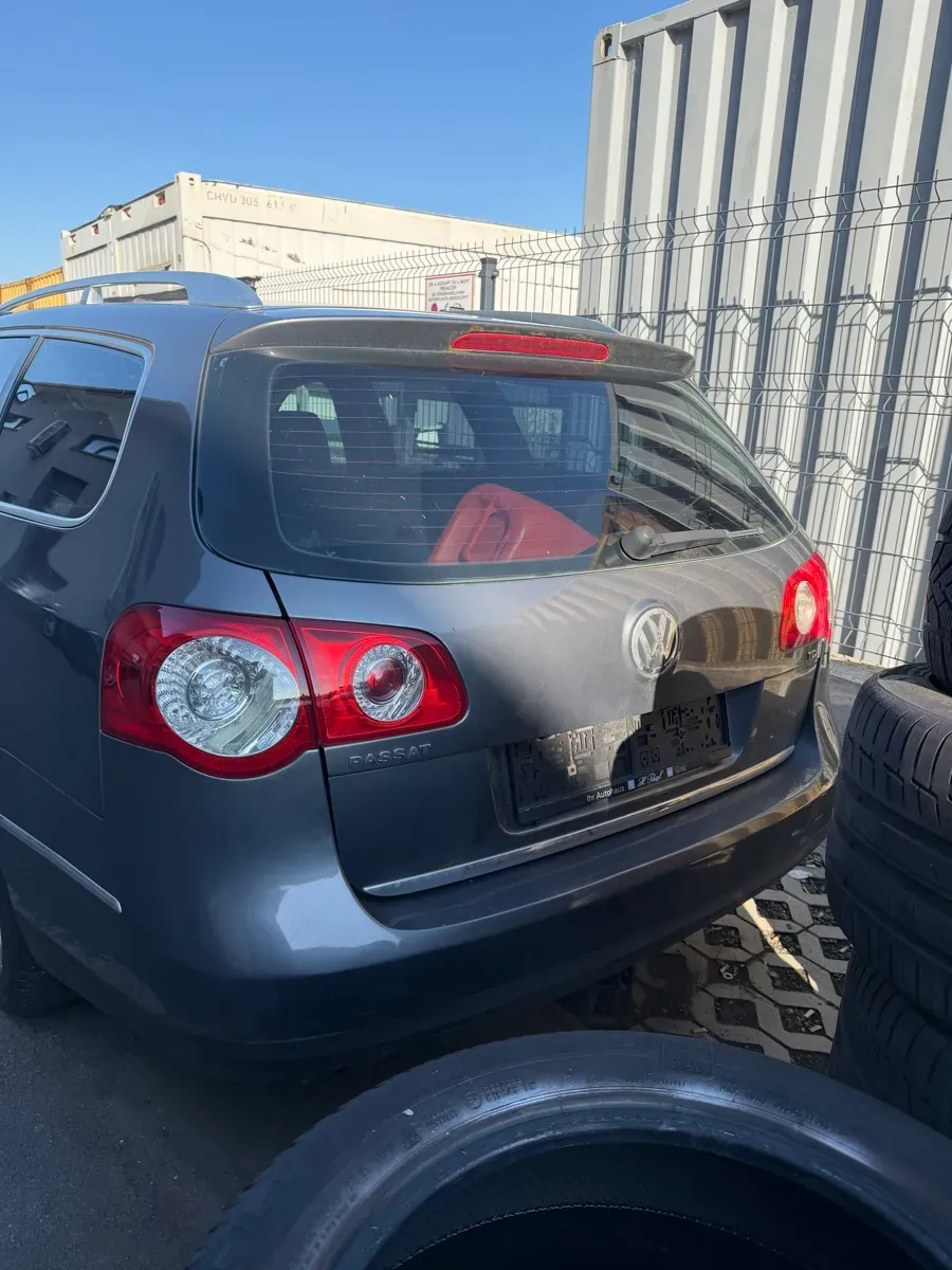 Volkswagen Passat 2006 photo 2