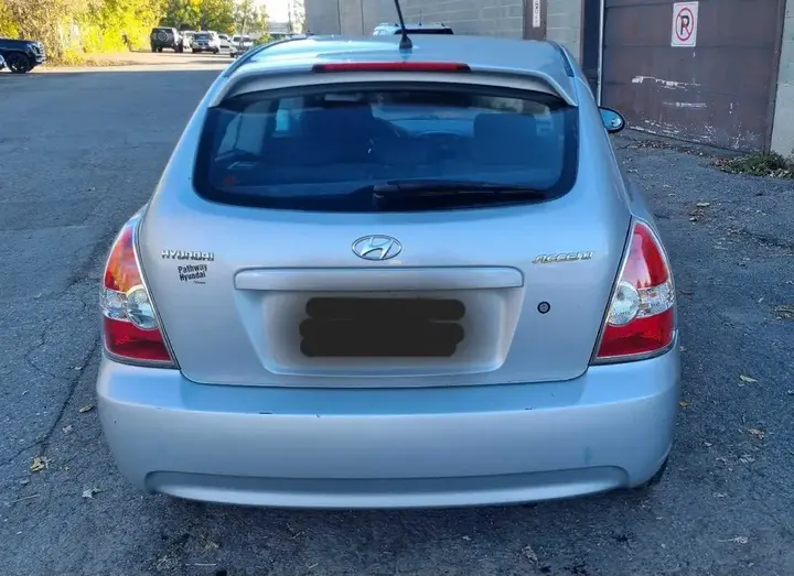 Hyundai Accent 2009 photo 3