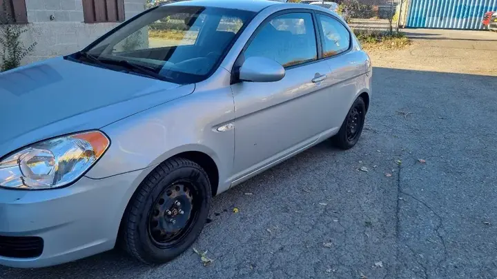 Hyundai Accent 2009 photo 2