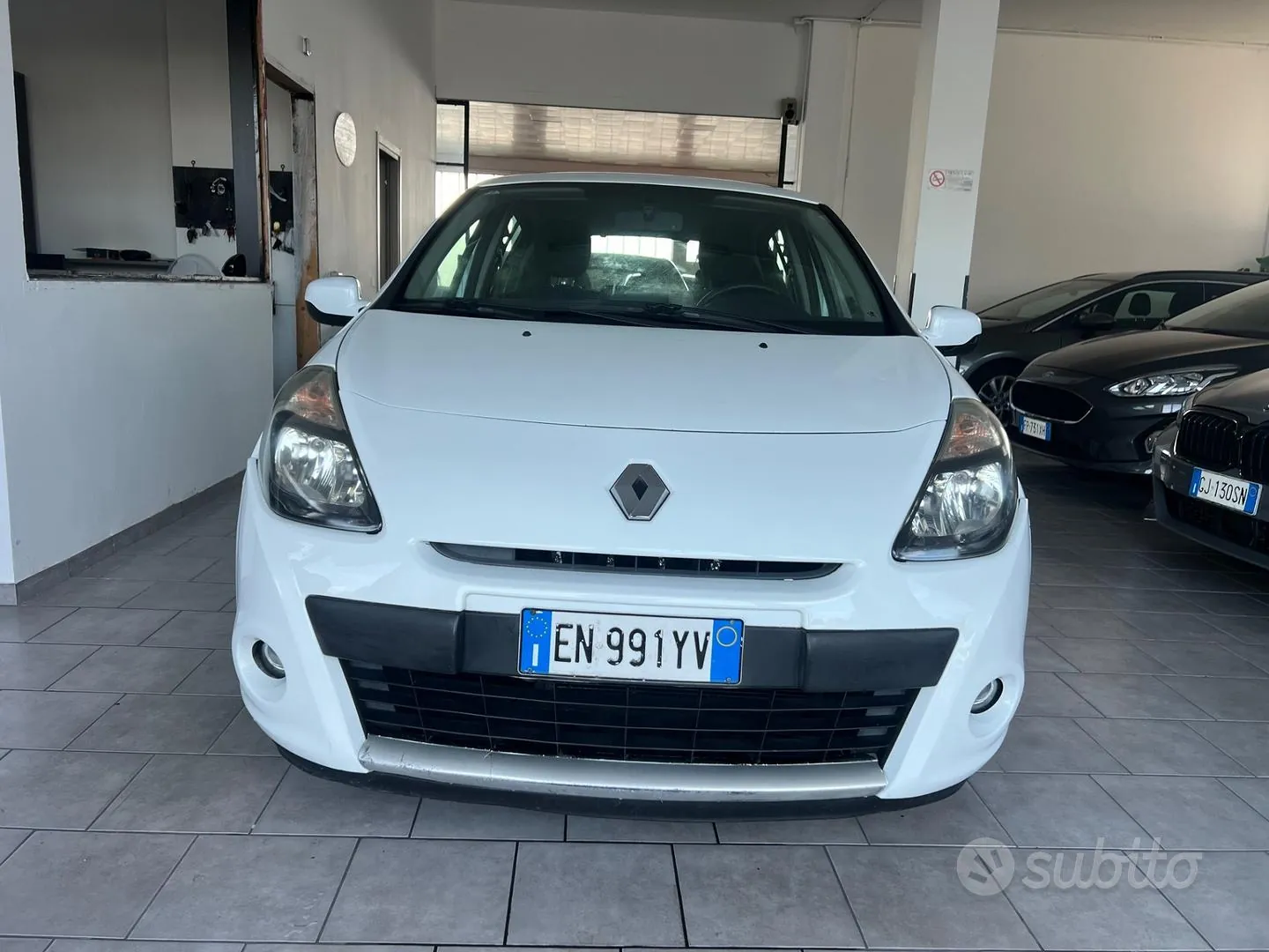 Renault Clio 2012 photo 2