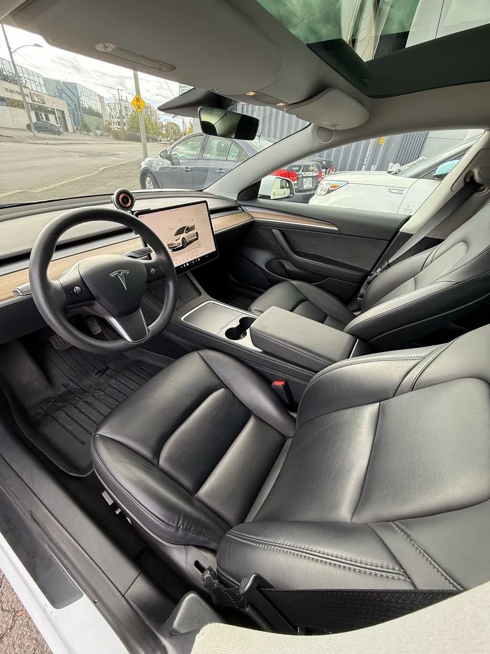 Tesla Model 3 2023 photo 3
