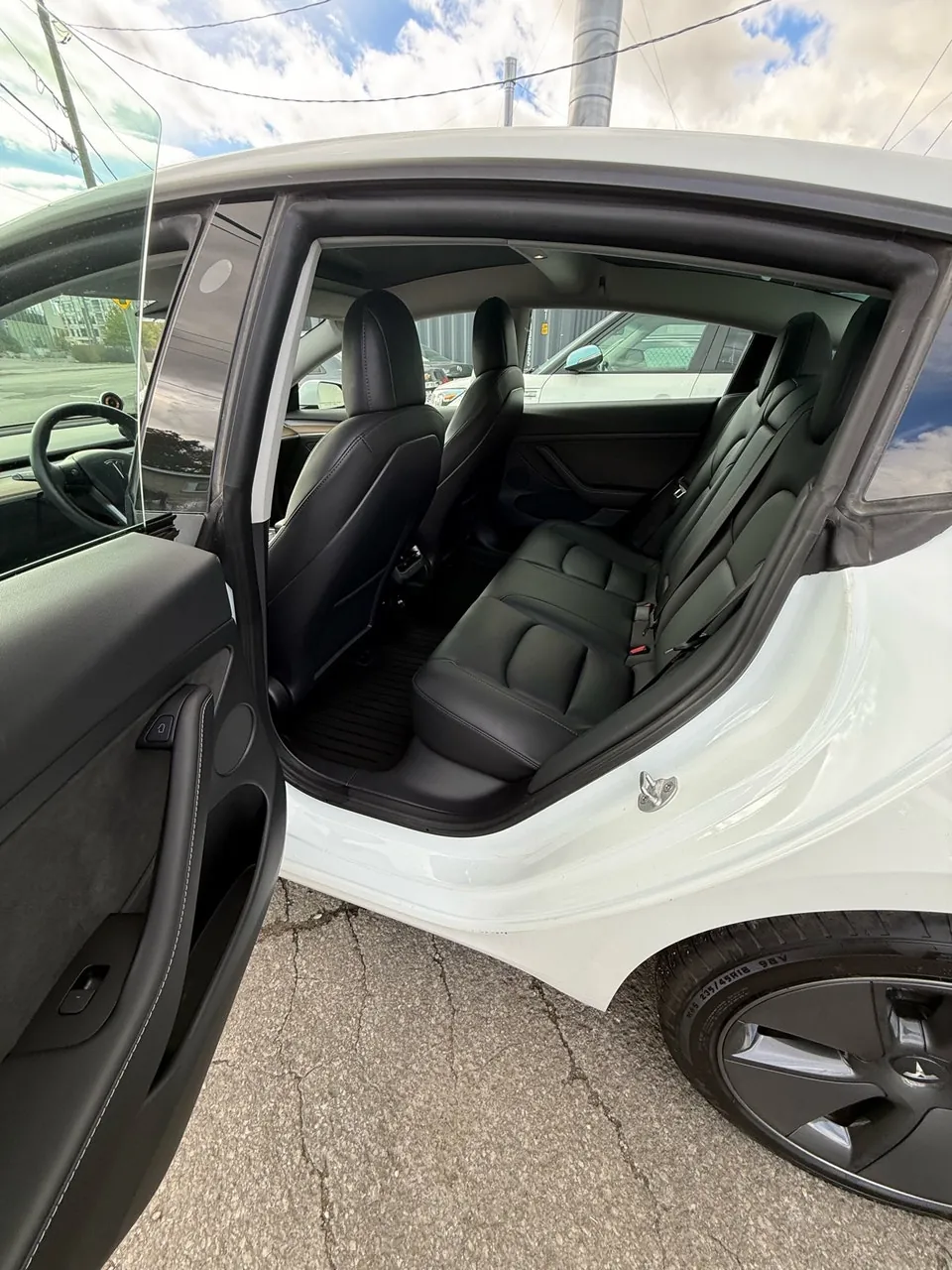 Tesla Model 3 2023 photo 5