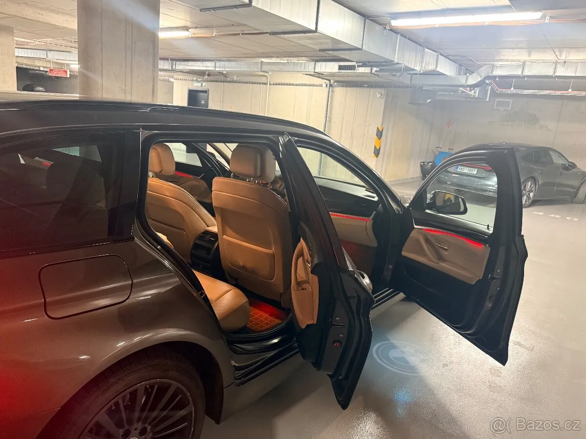 BMW 5 Series photo 2