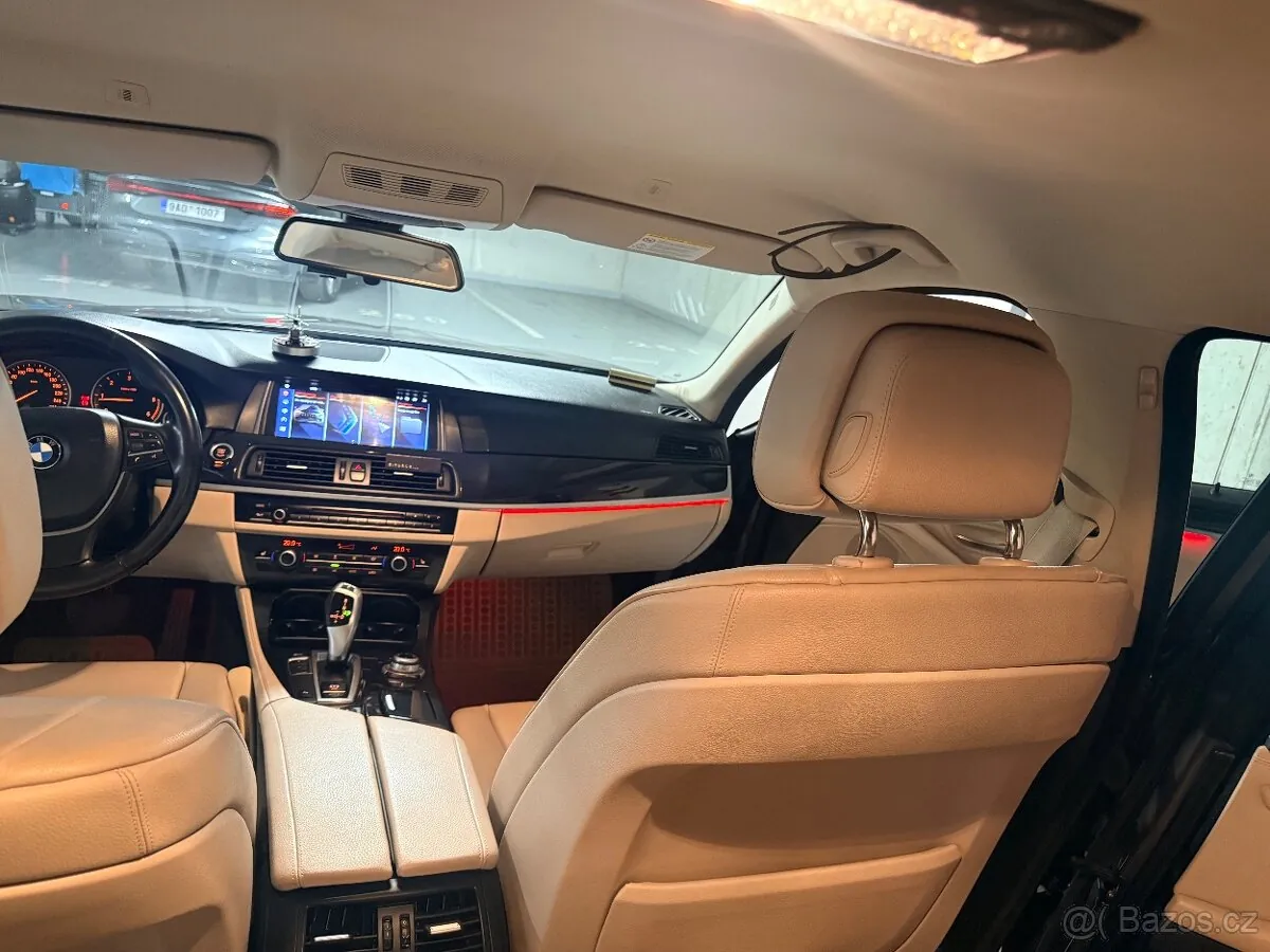BMW 5 Series photo 4
