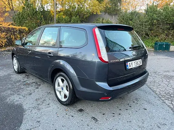 Ford Focus 2010 photo 3