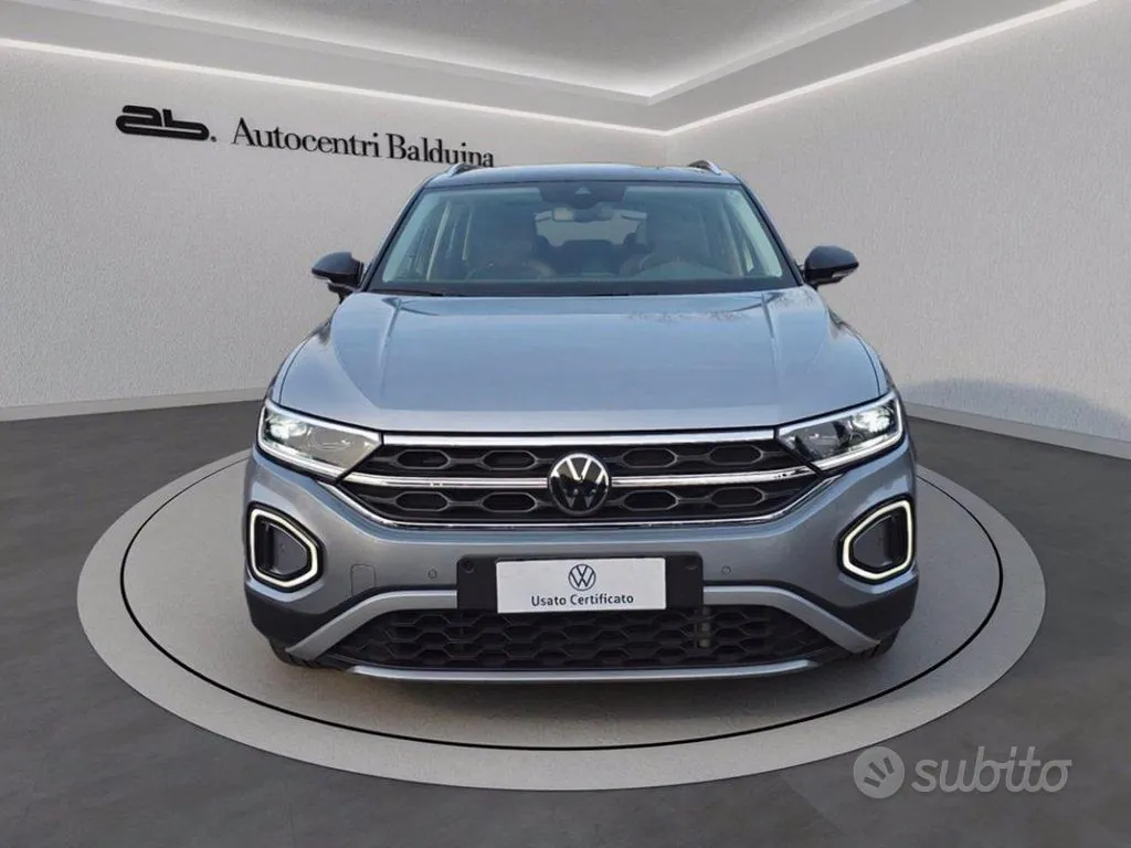 Volkswagen T-Roc 2023 photo 2