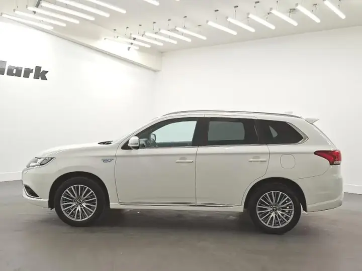 Mitsubishi Outlander 2020 photo 4
