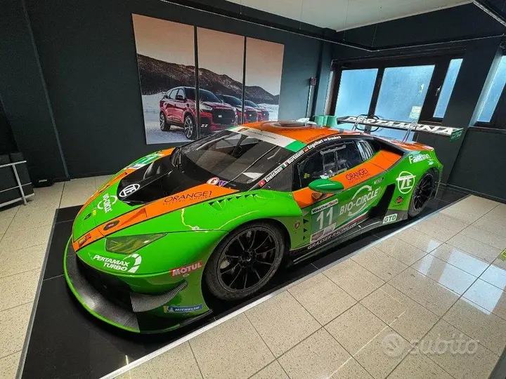 Lamborghini Huracan 2016 photo 2