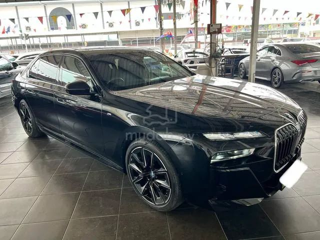 BMW I7