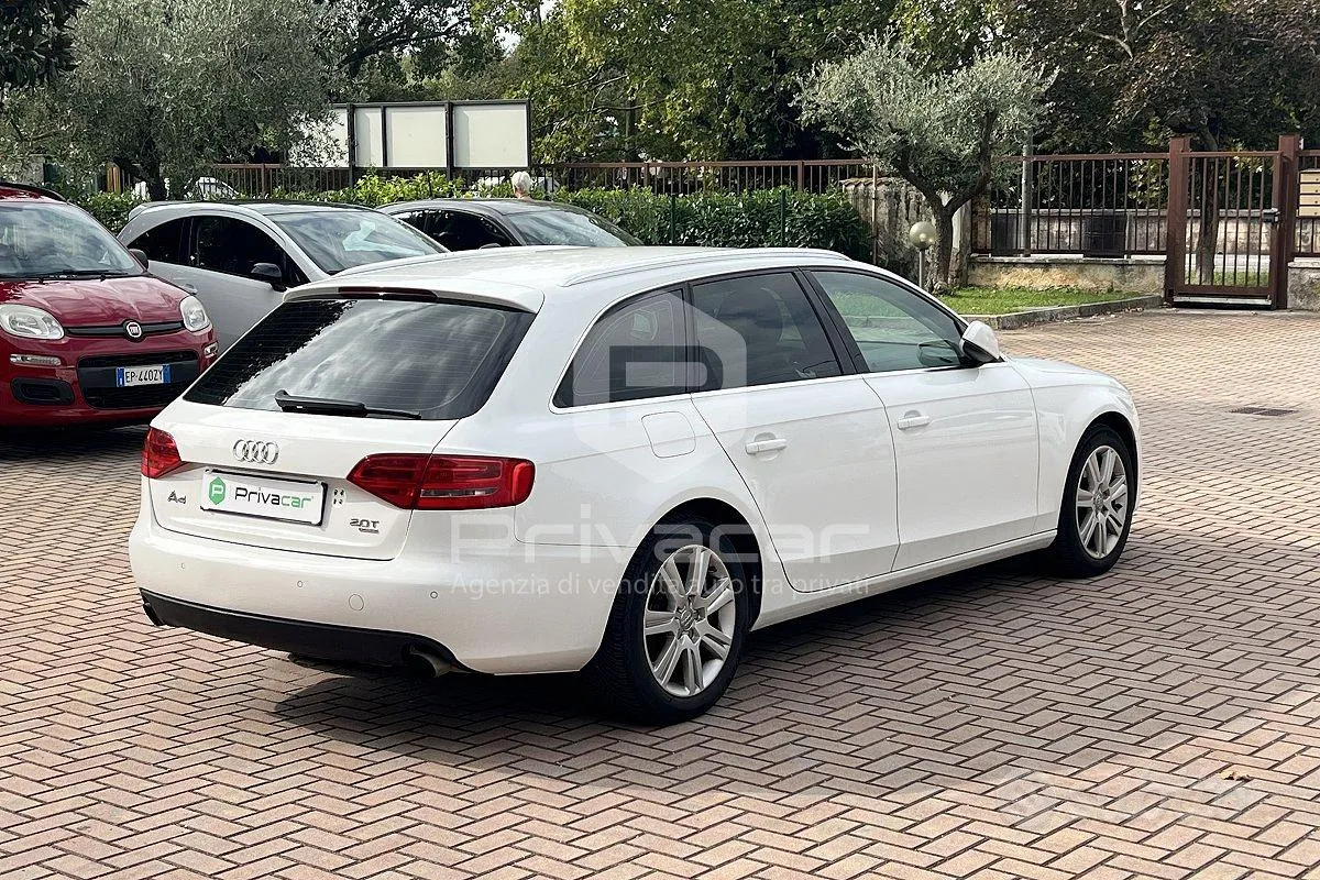 Audi A4 2010 photo 5