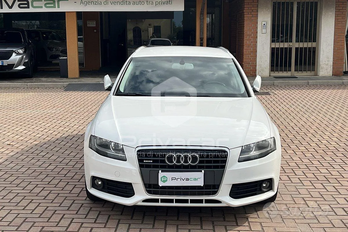 Audi A4 2010 photo 2