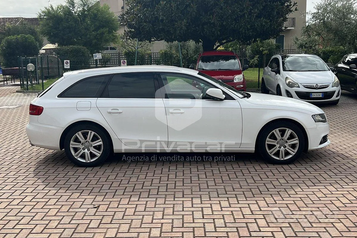 Audi A4 2010 photo 4