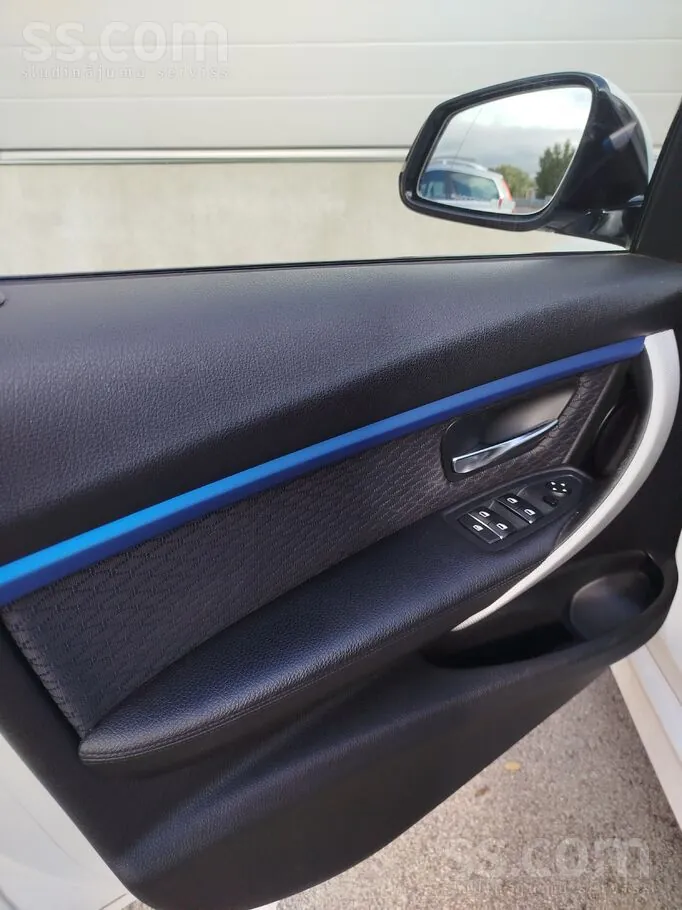 BMW 318 2016 photo 4