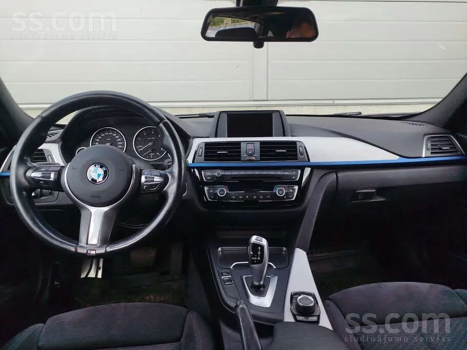 BMW 318 2016 photo 3