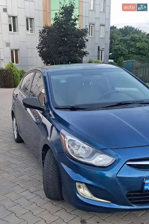 Hyundai Accent 2011 photo 2