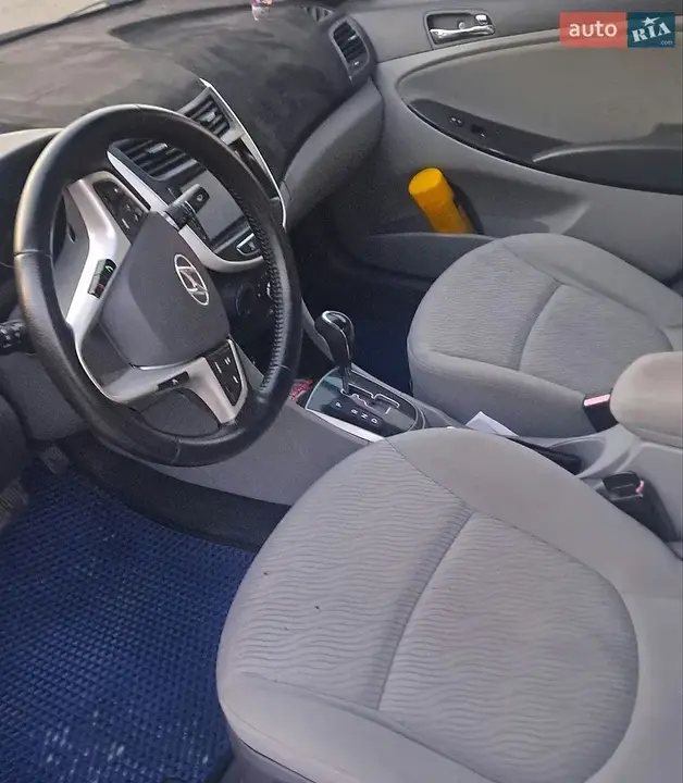 Hyundai Accent 2011 photo 5