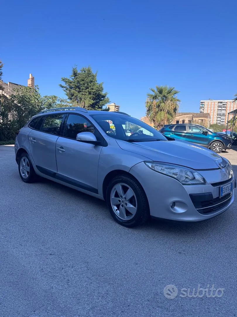 Renault Megane 2010 photo 2