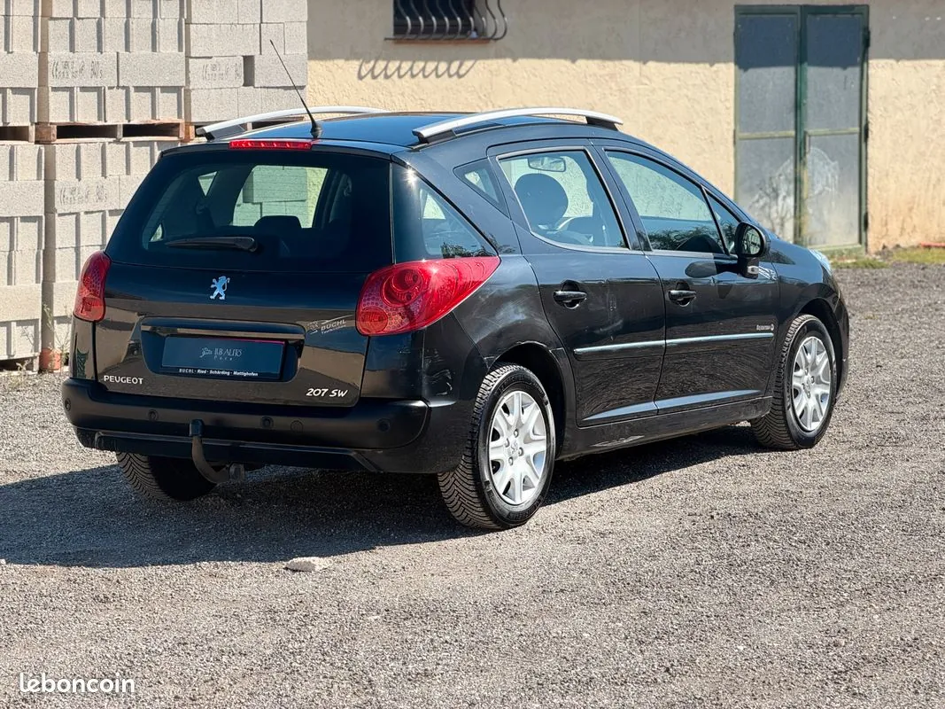 Peugeot 207 2011 photo 4