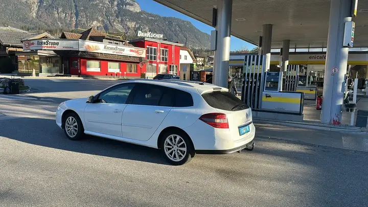 Renault Laguna 2010 photo 3