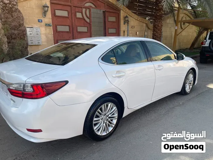 Lexus Es 2018 photo 4