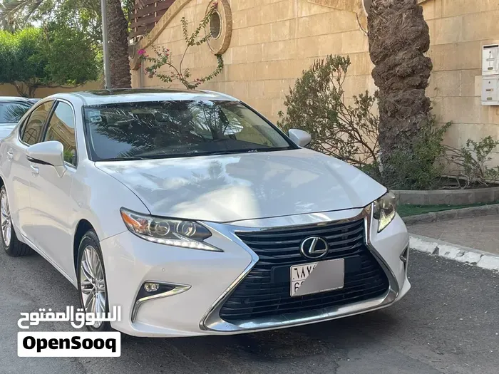 Lexus Es 2018 photo 2
