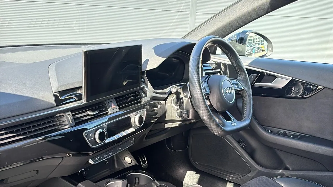 Audi A4 2024 photo 3
