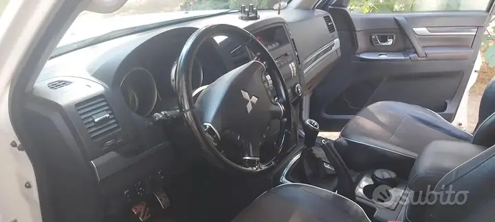 Mitsubishi Pajero 2010 photo 4
