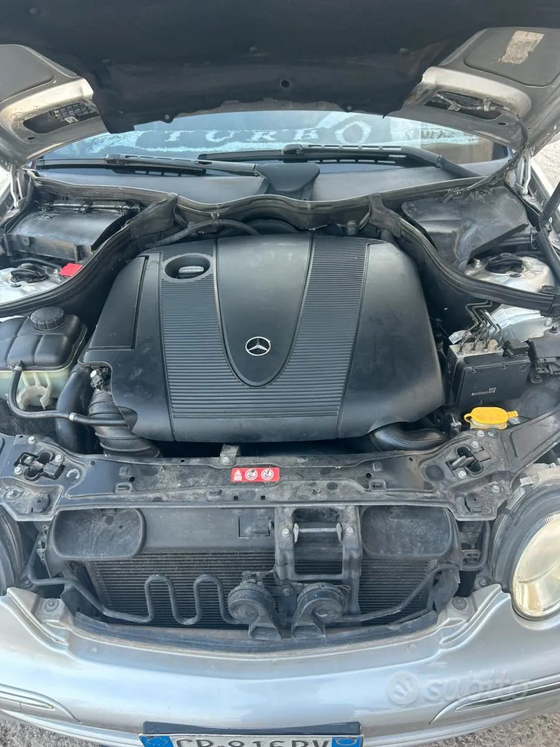 Mercedes-Benz C-Class 2004 photo 5