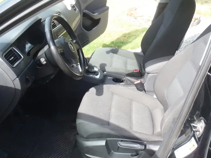 Volkswagen Jetta 2011 photo 5
