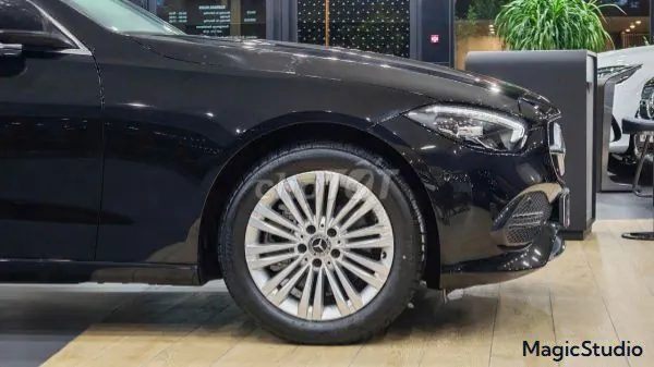 Mercedes-Benz C-Class 2025 photo 2