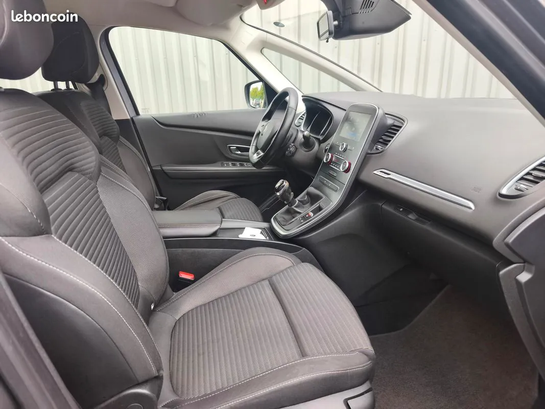 Renault Scenic 2017 photo 4
