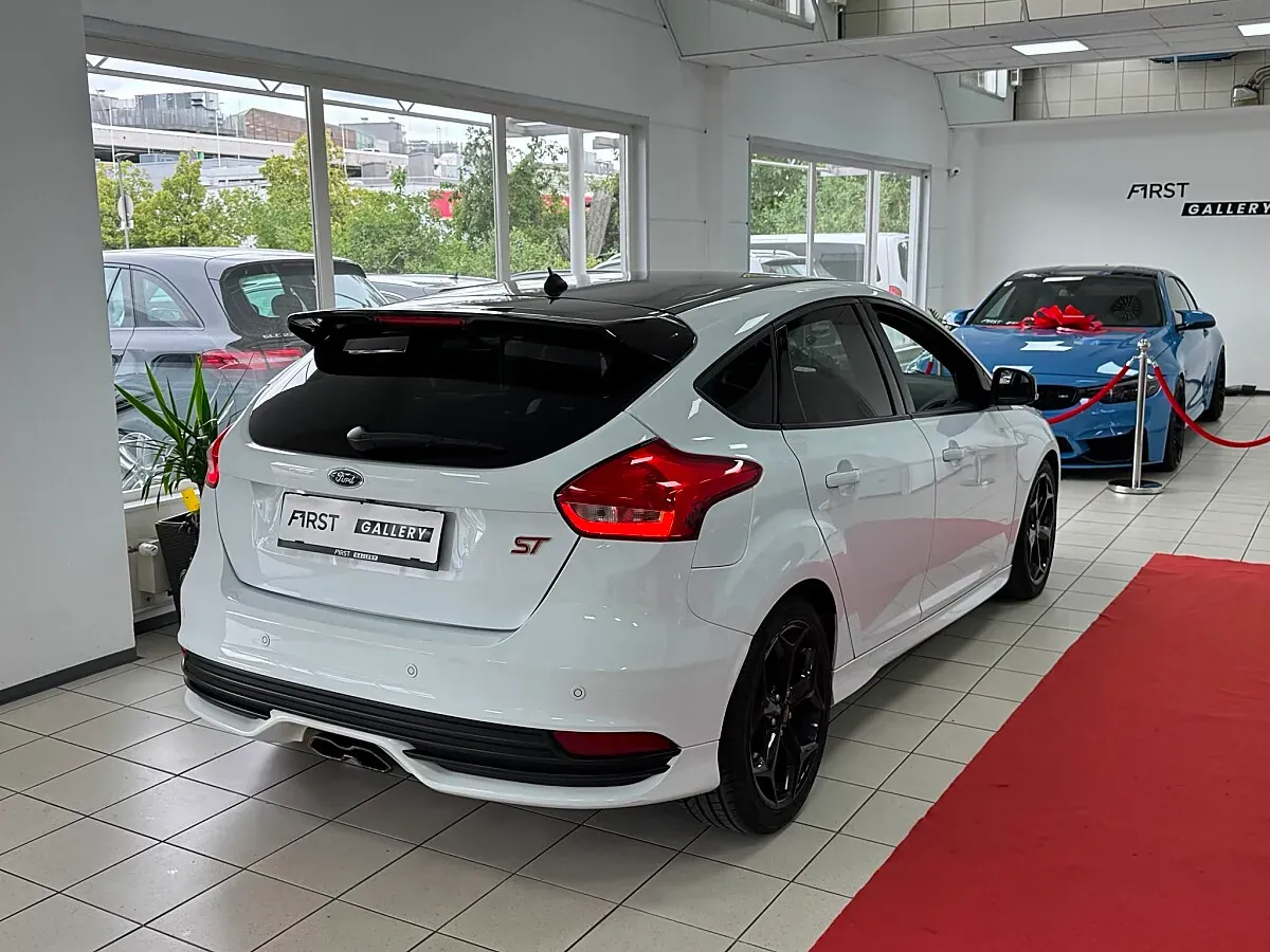 Ford Focus 2017 photo 3