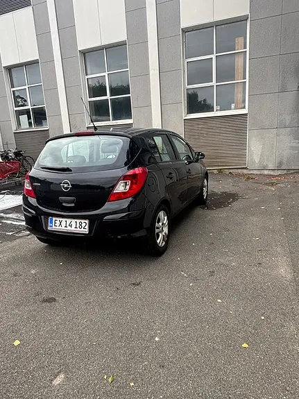 Opel Corsa 2010 photo 2