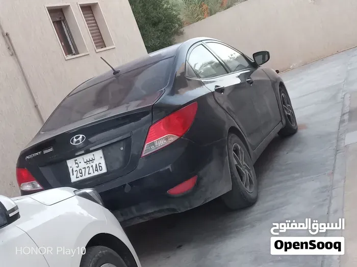 Hyundai Accent 2012 photo 2