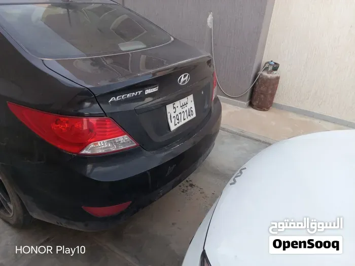 Hyundai Accent 2012 photo 3