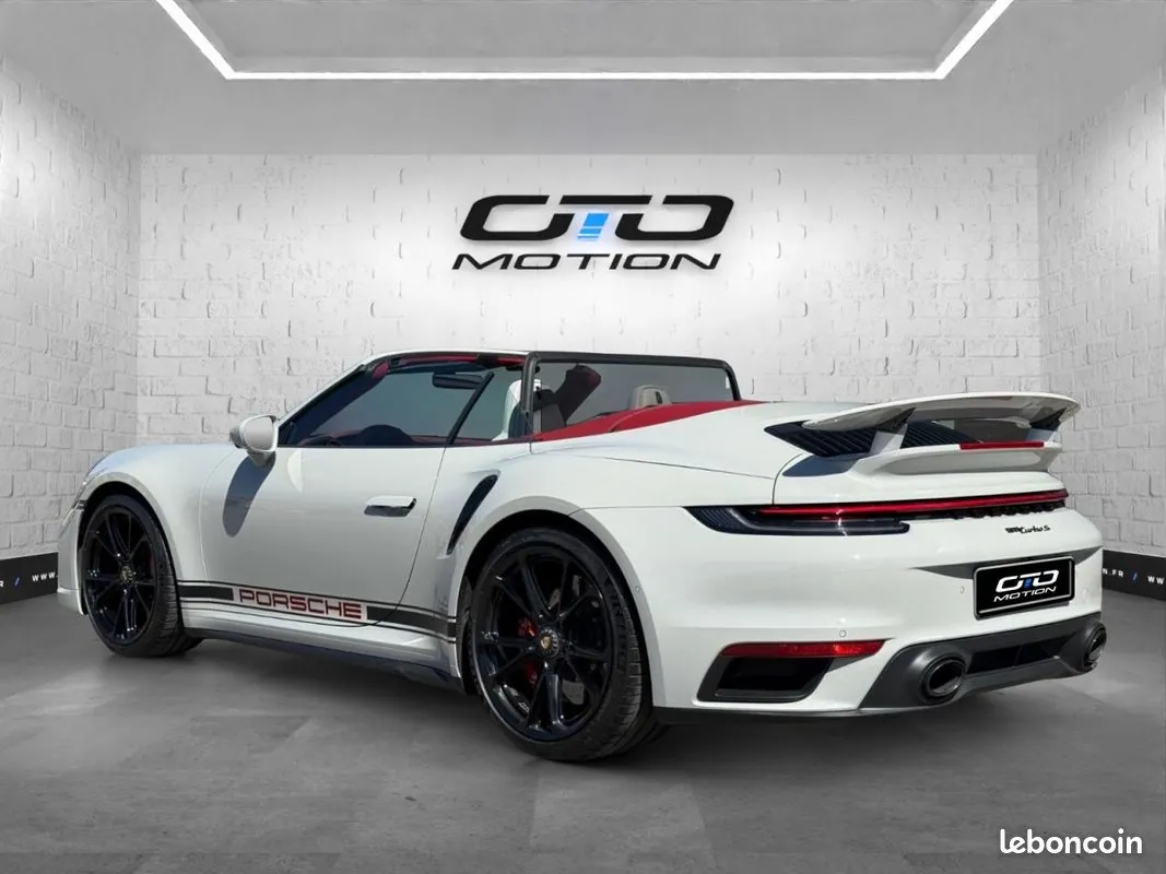 Porsche 911 2021 photo 2