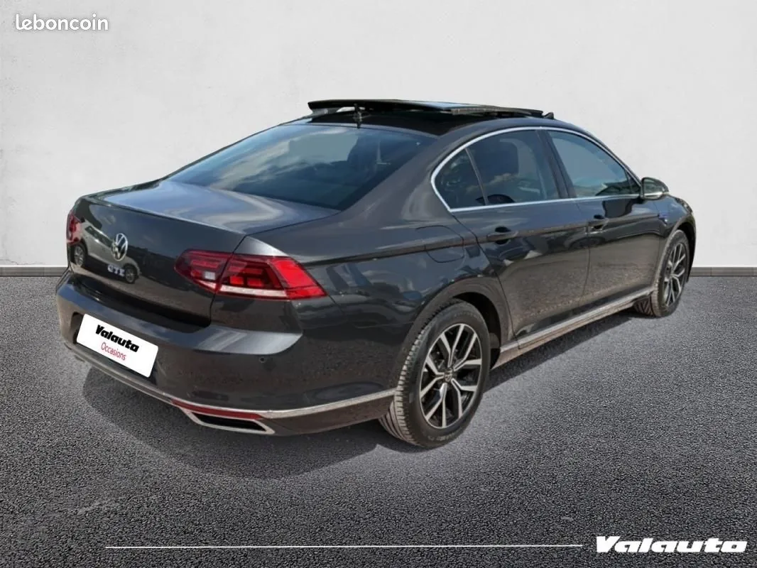 Volkswagen Passat 2022 photo 2
