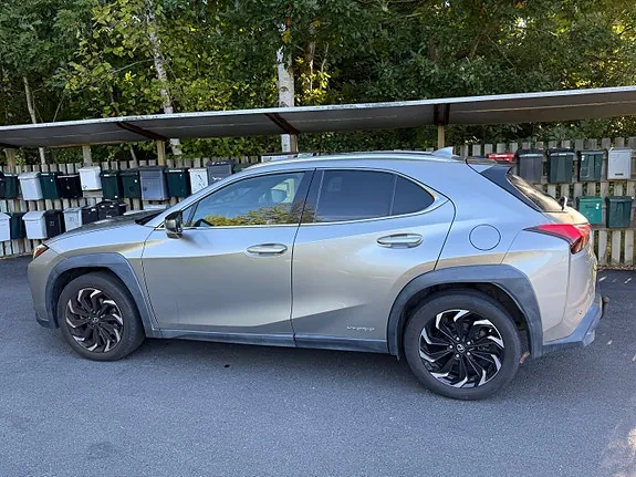 Lexus Ux250H 2020 photo 2