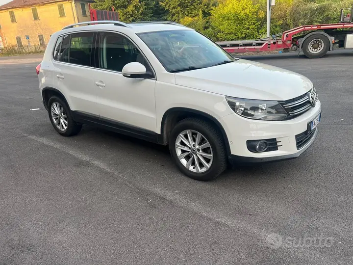 Volkswagen Tiguan 2012 photo 2
