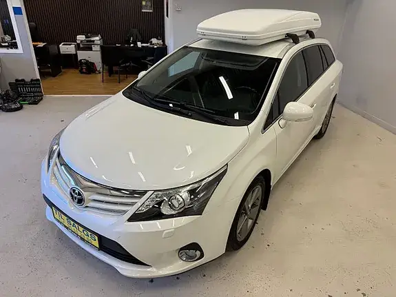 Toyota Avensis 2014 photo 2