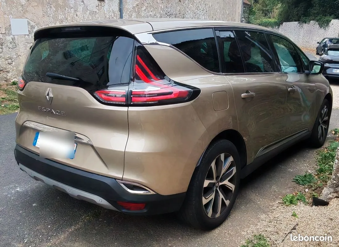 Renault Espace 2015 photo 2