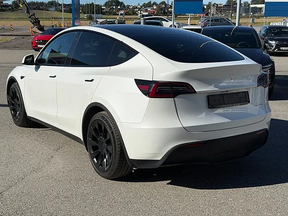 Tesla Model Y 2024 photo 5