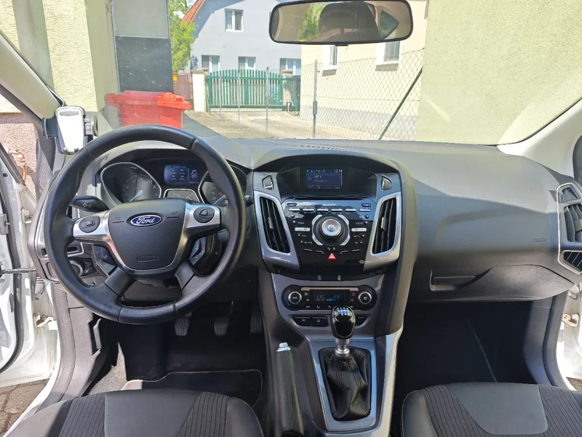 Ford Focus 2012 photo 3
