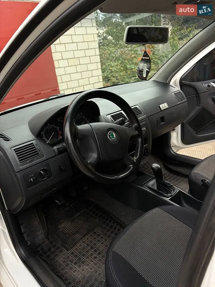 Skoda Fabia 2008 photo 5