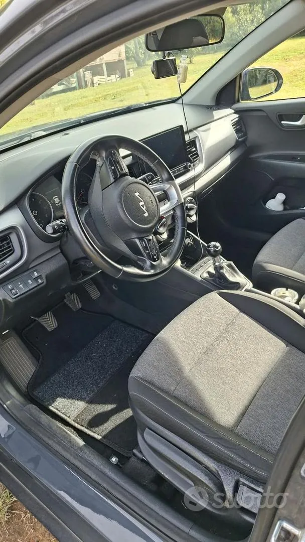 Kia Stonic 2022 photo 3