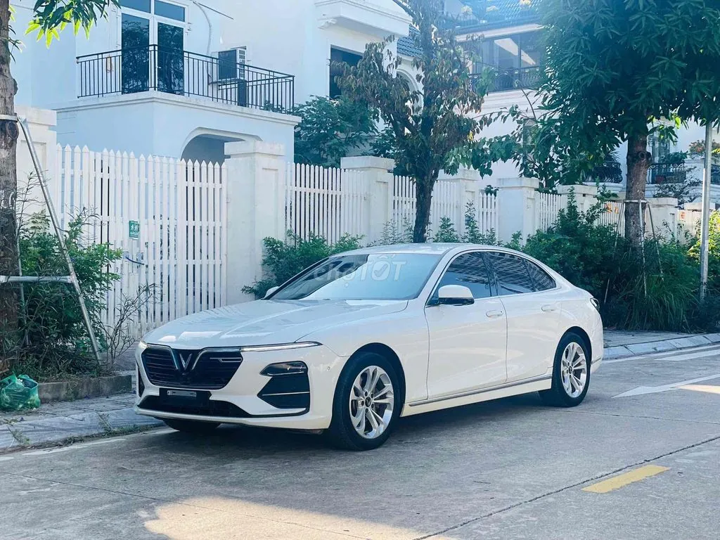 Vinfast Lux A2.0